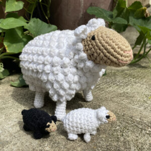 Mamma Sheep + 2 Baby Lambs