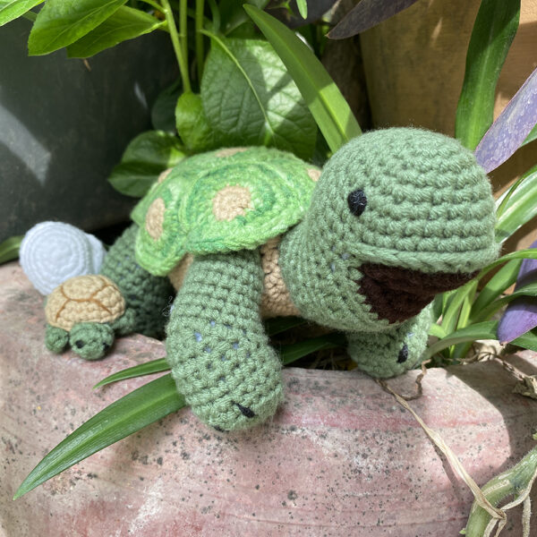 **SOLD OUT** Mamma Turtle + Baby Turtle + Egg